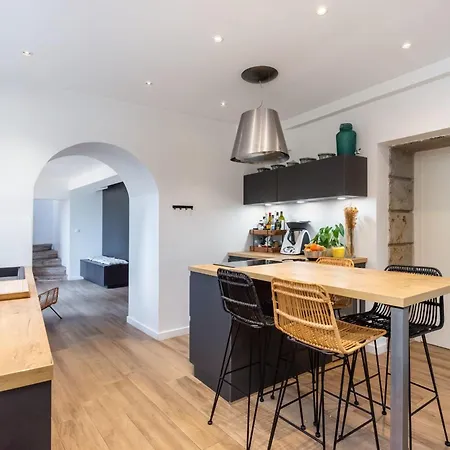 Les Pierres Seches - House With Pool And Open View Near The Village